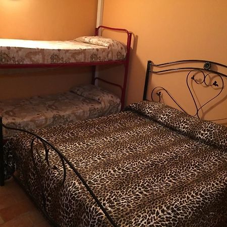 Готель Il Casello Паола Номер фото
