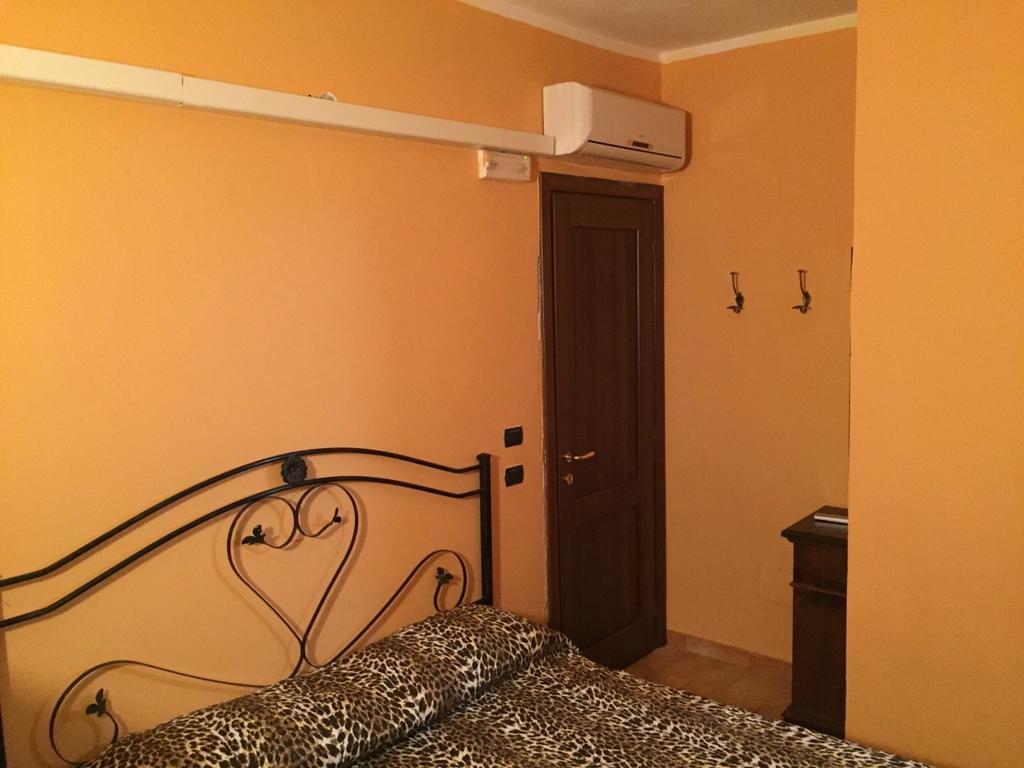 Готель Il Casello Паола Номер фото